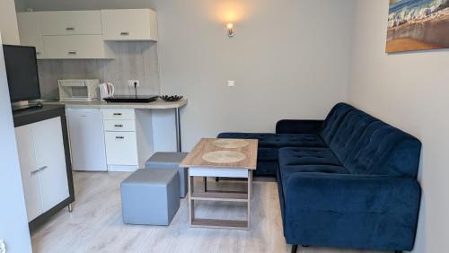 2 twin beds, 2 sofa beds