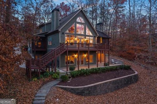Ieeja, Chapman Cottage -Lakefront, Deep Water Dock-Party Deck, Paddleboard, Grills, Game Room, Pool table,  in Westminster (SC)