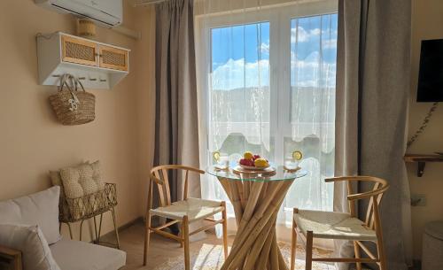 2 Stylish Studios - 100m from Smokinya Kavatsi Beach by Flat Mаnager, Sozopol (foto 7)