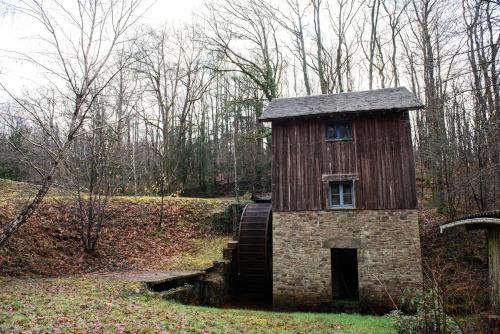 Le Clos du Moulin - Chambre d'hôte - Chambre d'hôtes - Saint-Yrieix-la-Perche