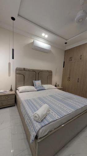 2BR luxury apartment Self check-in - image 3