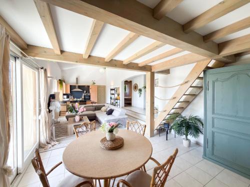 La Vigna, House with Pool & Panoramic View in Bathernay