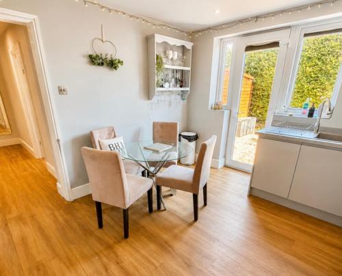 Facilities, Coastal Stay with Garden and Parking - Two Bedroom - Close to Beach in Redhill