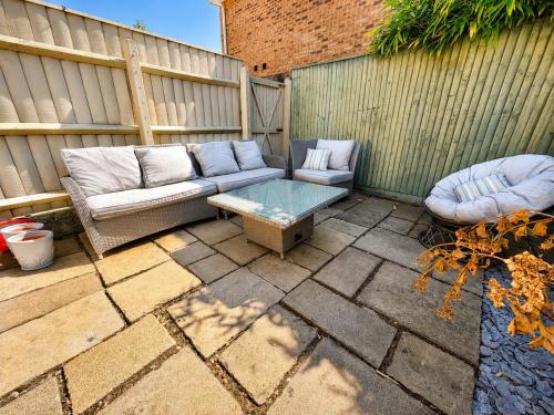 Facilities, Coastal Stay with Garden and Parking - Two Bedroom - Close to Beach in Redhill