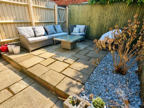 Facilities, Coastal Stay with Garden and Parking - Two Bedroom - Close to Beach in Redhill
