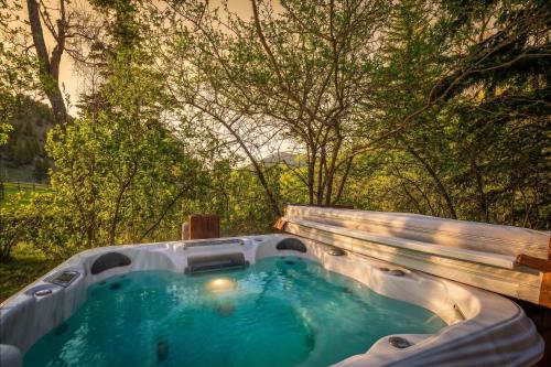 Goble Creek Ranch 65 Acre Riverfront Hot Tub in Dunton (CO)