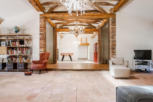 Domaine De Roucayrols in ลาโวร์