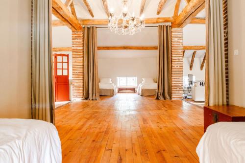 Domaine De Roucayrols in ลาโวร์