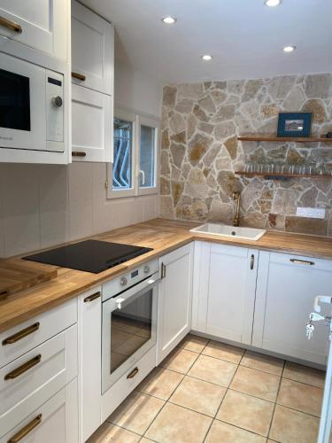 House with garage & private sea access in Ensuès-la-Redonne