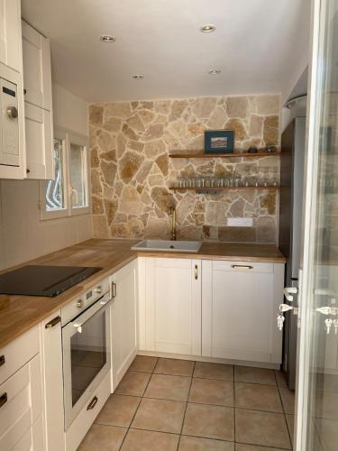 House with garage & private sea access in Ensuès-la-Redonne