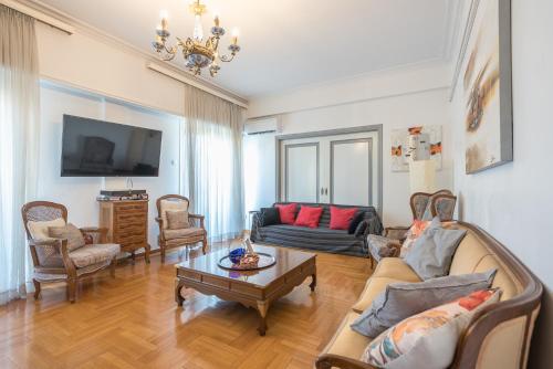 FilOikos Reunion Central Mansion 5BR 3BA, Atenas