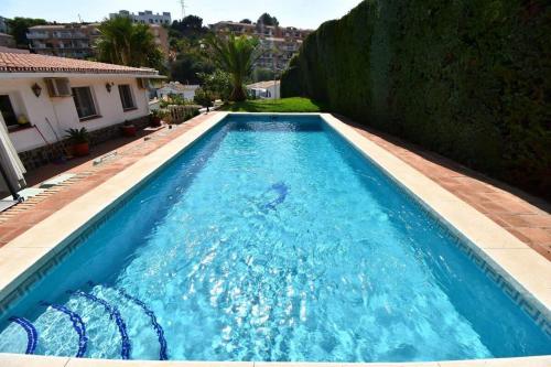 Family Villa Pool Sea Views & Walk to Beach