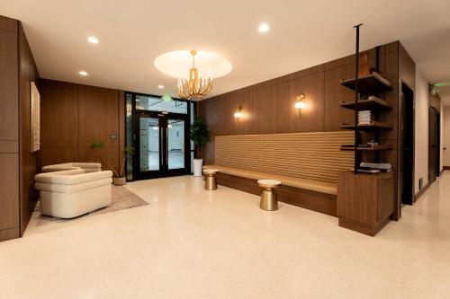 Lobby, Kins Hotel in Koreatown