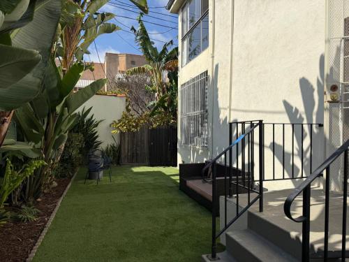 Charming 3BR Beverly Retreat with Large Private Backyard Bedford
