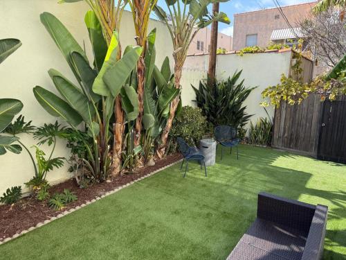 Charming 3BR Beverly Retreat with Large Private Backyard Bedford