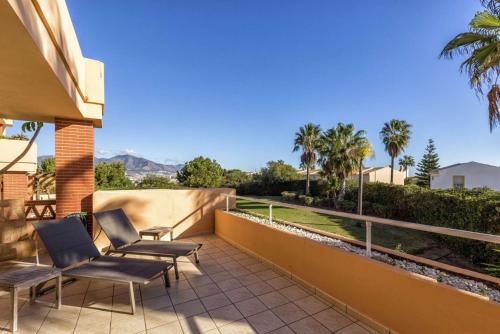 Private Jacuzzi Pool & Terrace Near Beach - image 4