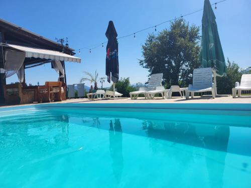 Swimming pool, Вилно селище Магура in Granitovo