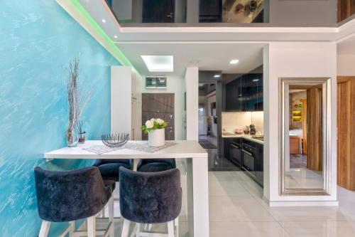 You & Me spa apartment in Karaula