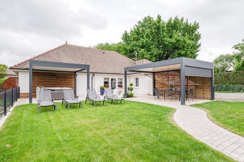 Private Jacuzzi, 3 suites, enclosed garden & parking in Ichtratzheim