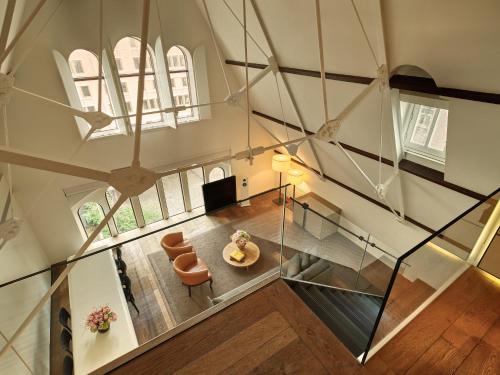 2 bedrooms, 5 beds