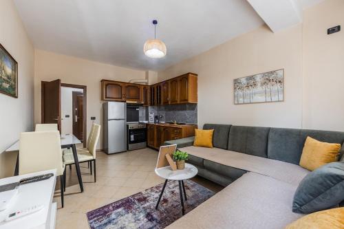 Green Waves Retreat 1BR Apartment by PikHost - image 3