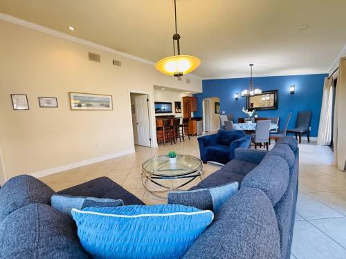 Tropical Oasis Home W Community Pool Great Area - Doral, FL