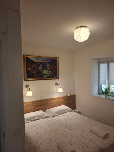 2 twin beds