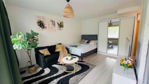Helmi Haven Modern Studio Myyrmäki 15 min to Airport — other in Myyrmäentie 6, Vantaa Finland, 01600