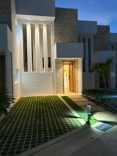 Sunny Townhouse Pool & Beach, Playa Nueva Romana in La Caña