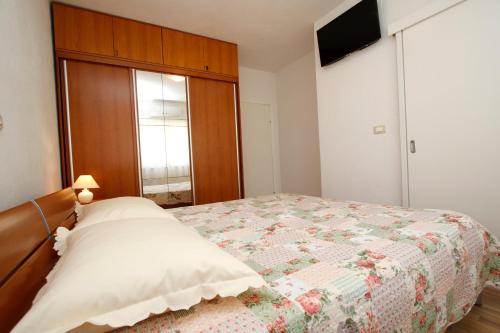 Apartment with Sea View image 5