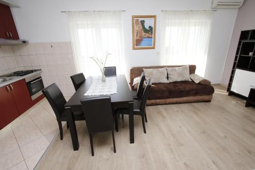 Apartments Dundić - image 2