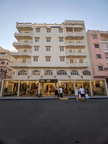 Golf Hotel