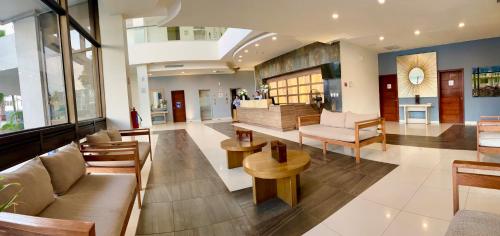 Ocean View Beach Hotel in มาซัตลัน