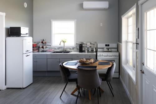 virtuve, Down East Cabins Ltd in Bayfield (NS)