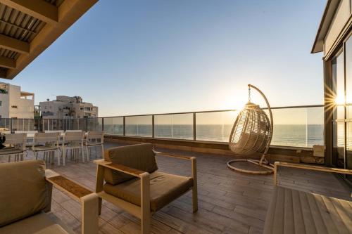 Luxury Penthouse with Seaview in แอชดัด
