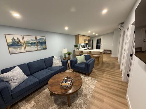 The Fin and Fir Ocean View Suite with Hot Tub in Campbell River (BC)