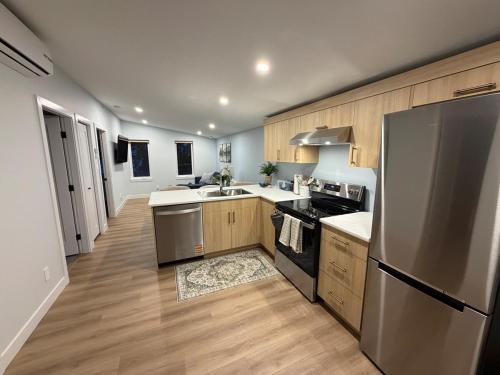 The Fin and Fir Ocean View Suite with Hot Tub in Campbell River (BC)
