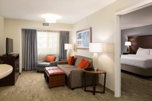 2 bedrooms, 4 beds