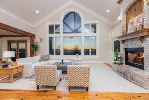 Farmington Oasis-Views Space & Comfort in Farmington (UT)
