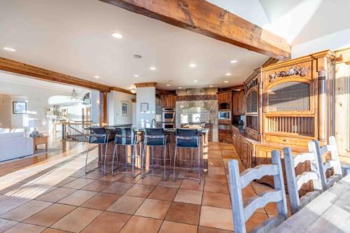 Farmington Oasis-Views Space & Comfort in Farmington (UT)