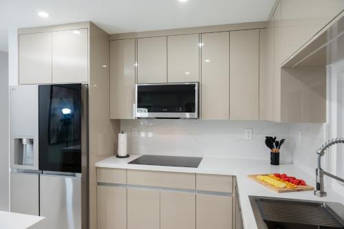Kitchen, Oasis Town House in Westwood Lakes