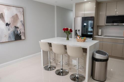 Kitchen, Oasis Town House in Westwood Lakes