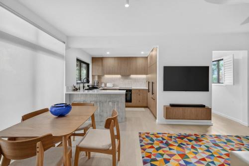 Spacious North Bondi Apt w Balcony near beach in North Bondi