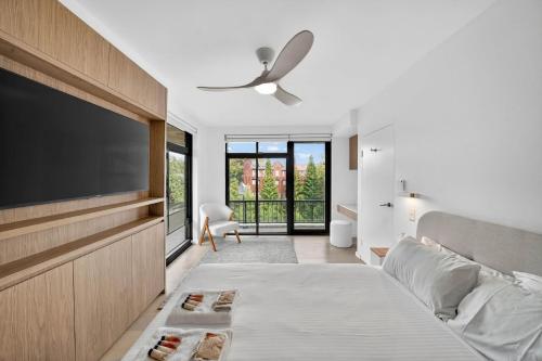 Spacious North Bondi Apt w Balcony near beach in North Bondi