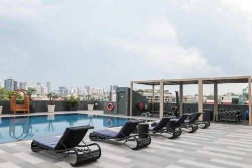 Fitness center, Days Inn Singapore by Wyndham Novena near Punggol Reservoir