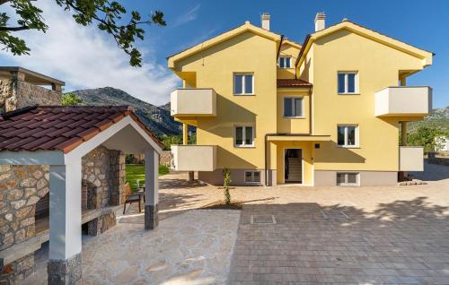 Cozy Apartment In Starigrad Paklenica With Wifi - Location saisonnière - Starigrad-Paklenica