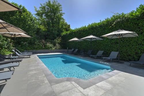 Logis Hotel Le Petit Casset