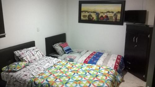 2 twin beds, 1 futon bed
