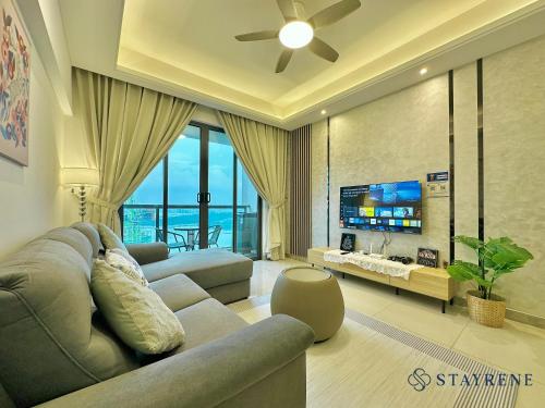 R&F Princess Cove Near CIQ by Stayrene near Crystal Jade Hong Kong Kitchen Causeway Point