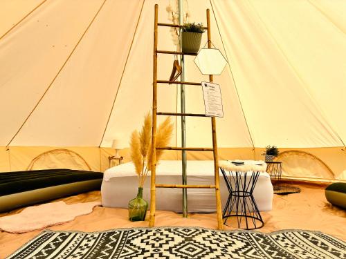 Glamping La Belle Étoile - Nuit insolite -Toilette sèche (Glamping La Belle Etoile - Nuit insolite -Toilette seche) in Monts-sur-Guesnes